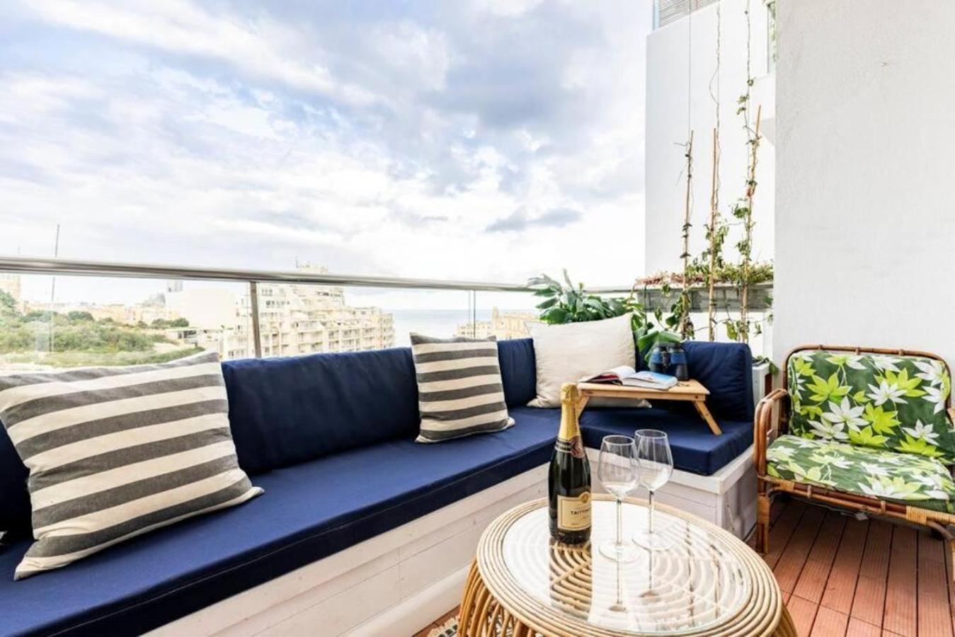 Seabreeze Retreat With Terrace - St Julians