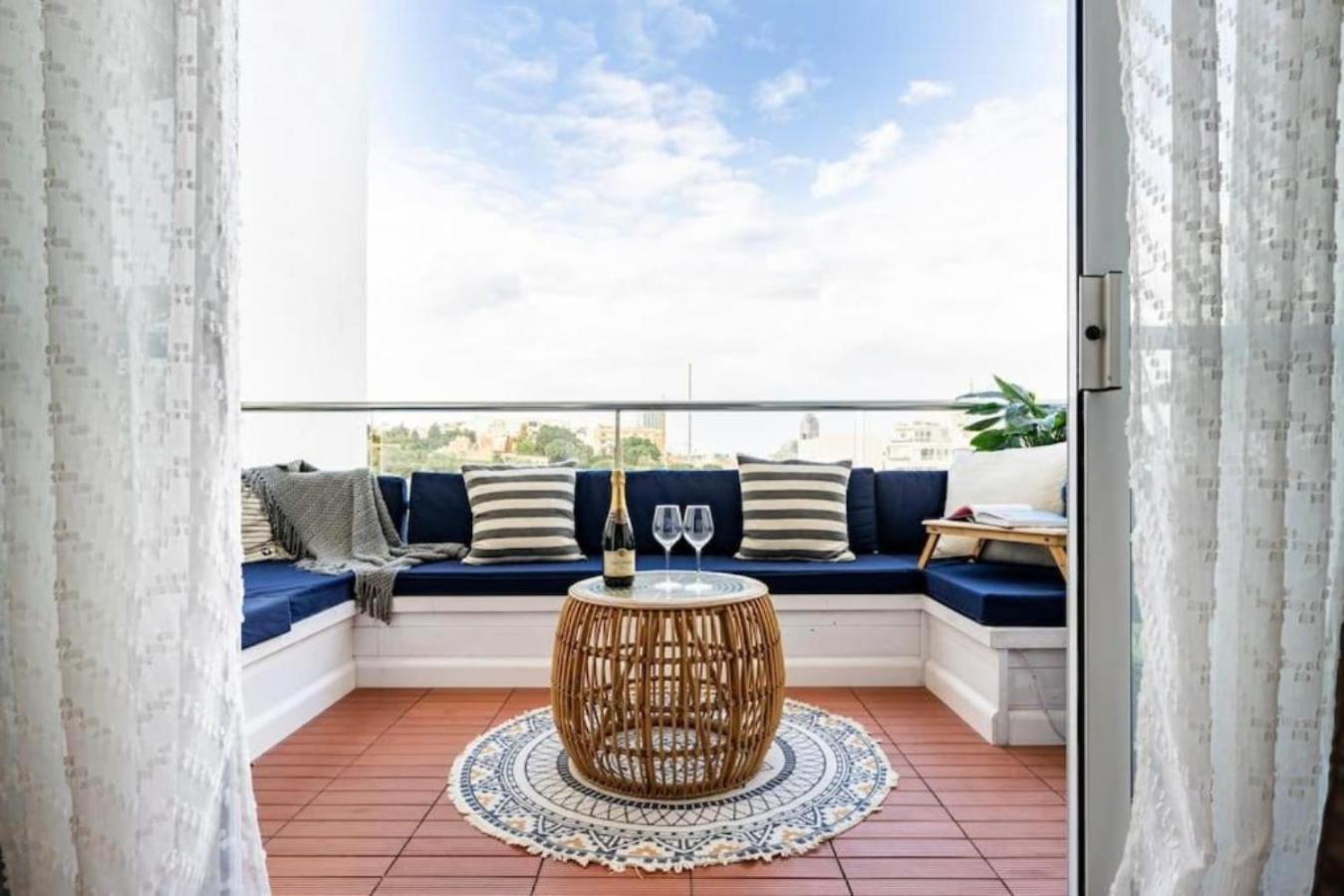 Seabreeze Retreat With Terrace - St Julians *